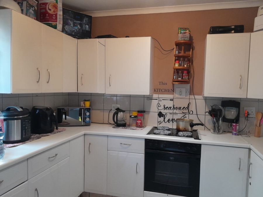 3 Bedroom Property for Sale in Geelhoutpark North West